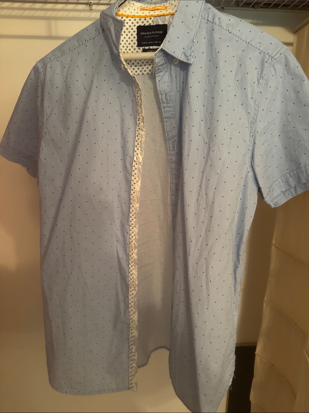 Denim & Flower Light Blue Micro Dot Short Sleeve Button Down – Size small